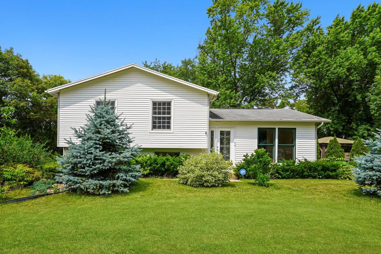 36896 N James Dr., Lake Villa, IL 60046