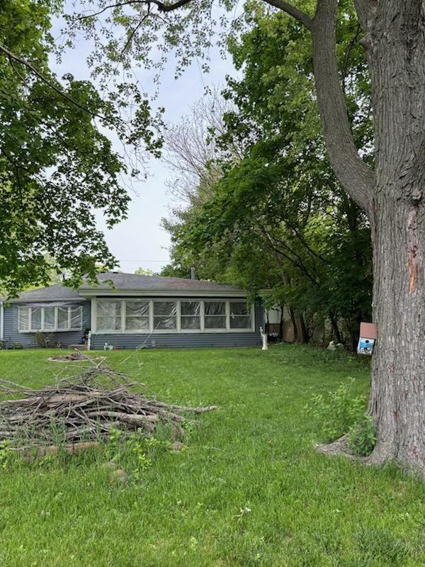 26177 W Heart O Lakes Blvd., Antioch, IL 60002