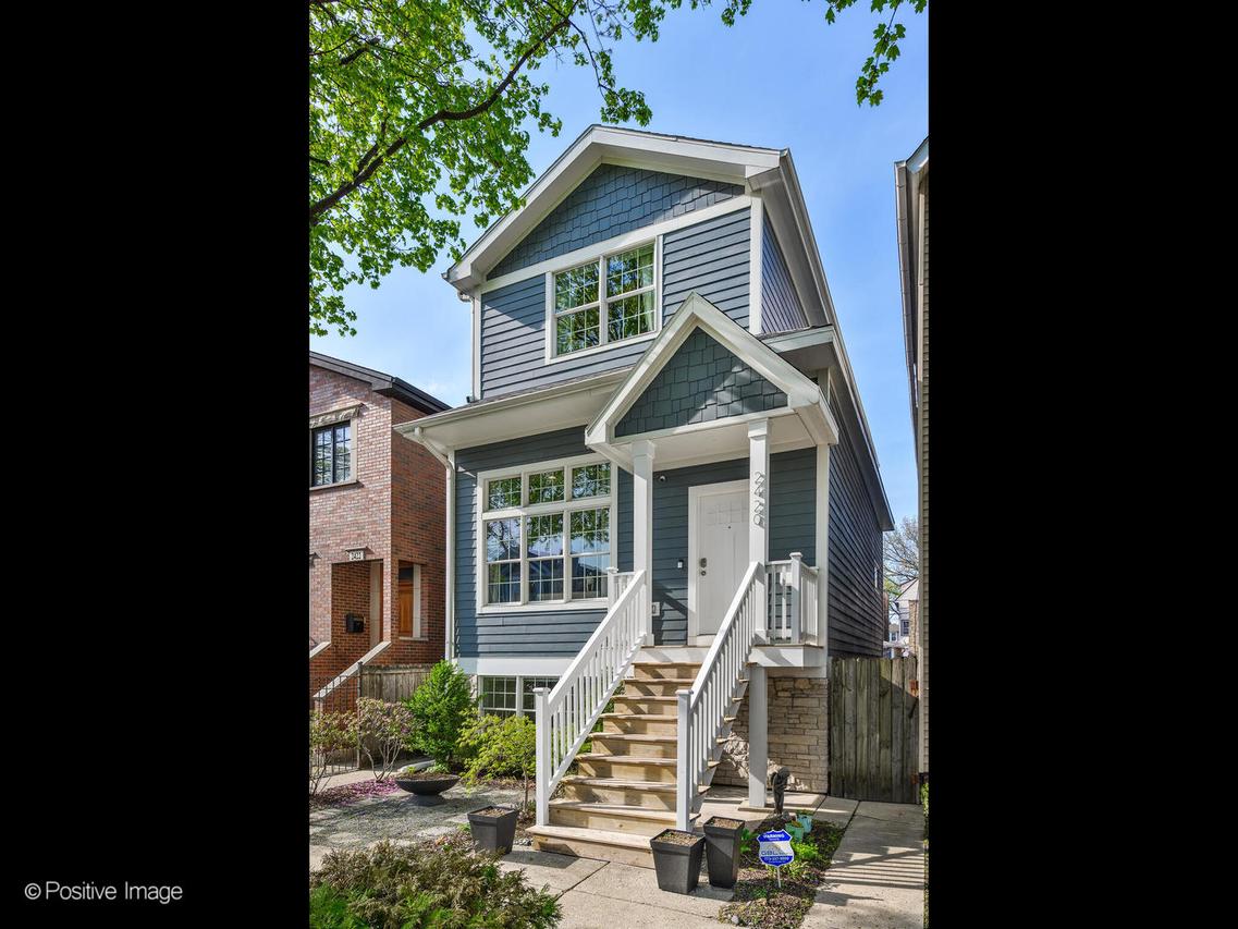 2420 W Belle Plaine Ave., Chicago, IL 60618