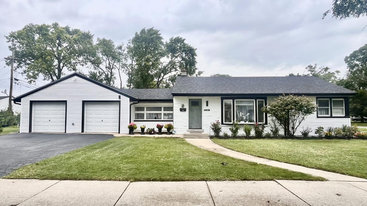 1394 Carol Ln., Des Plaines, IL 60018
