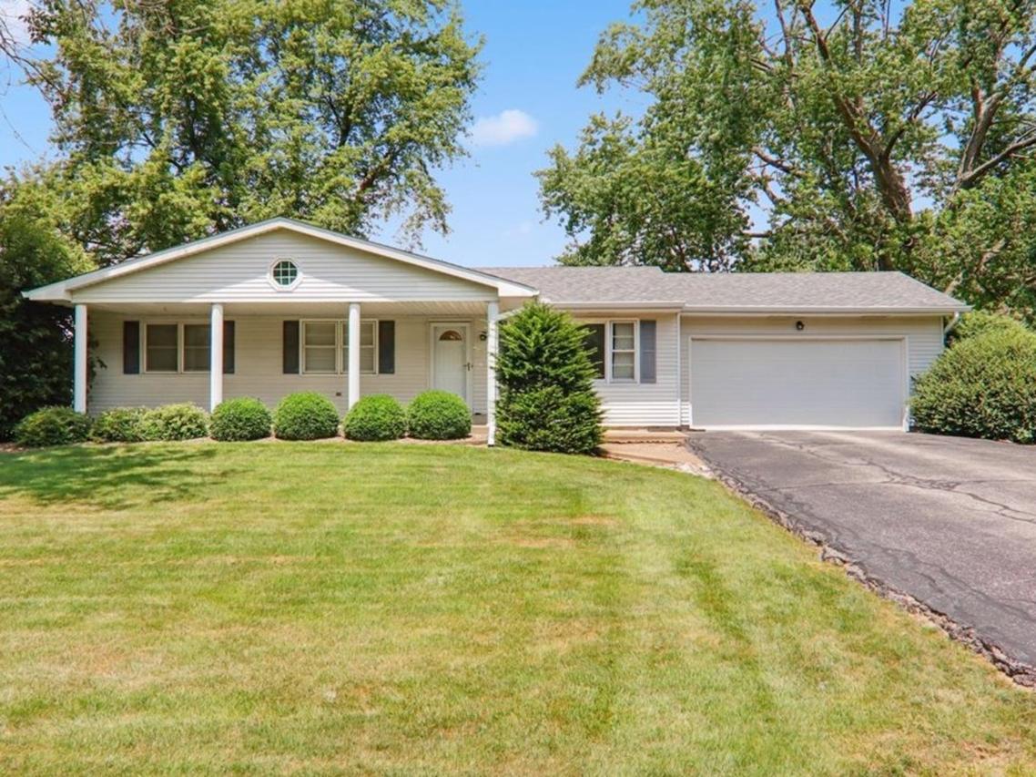 3018 Harvest Hill Ave., Bloomington, IL 61705