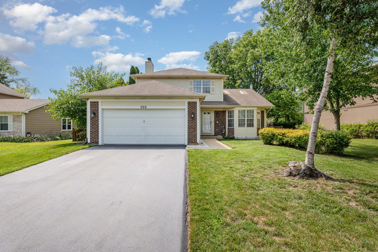 700 Lilac Dr., Algonquin, IL 60102