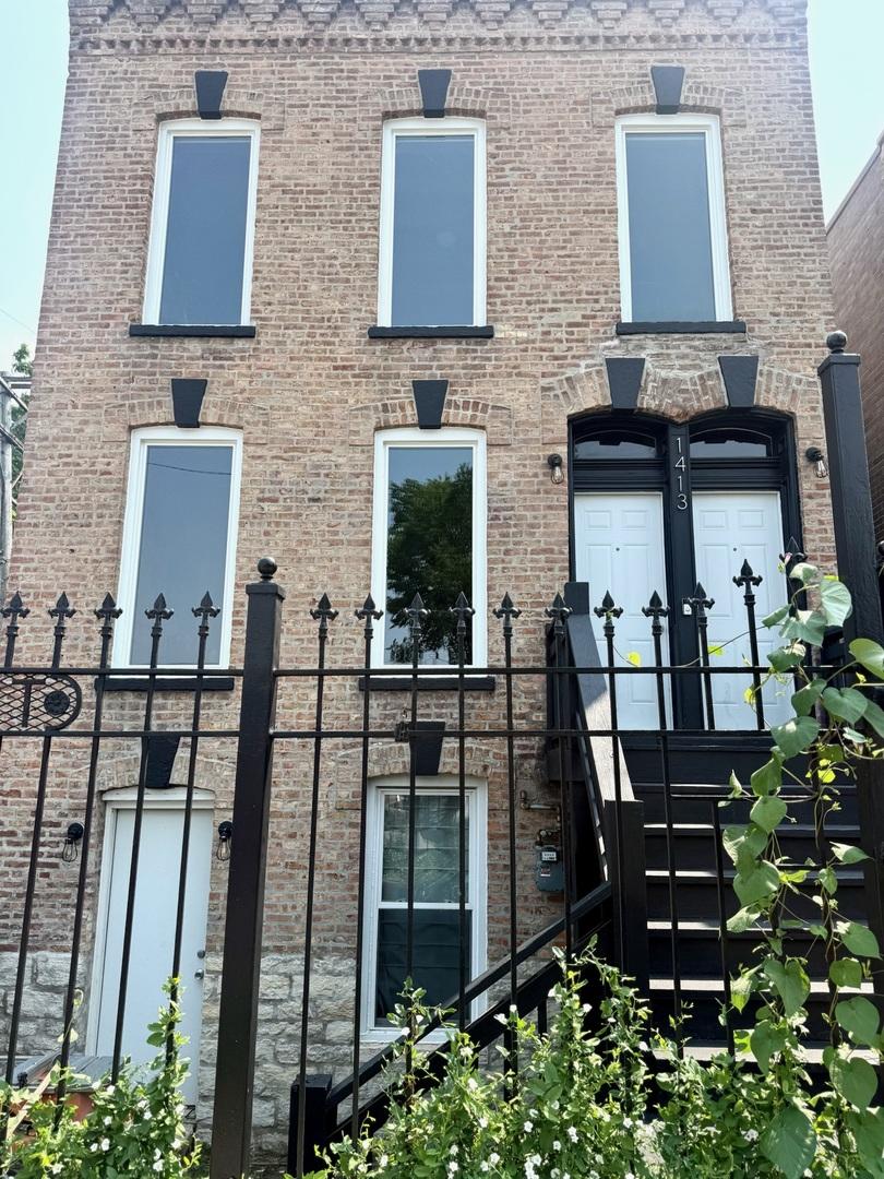 1413 W 16th St., Chicago, IL 60608