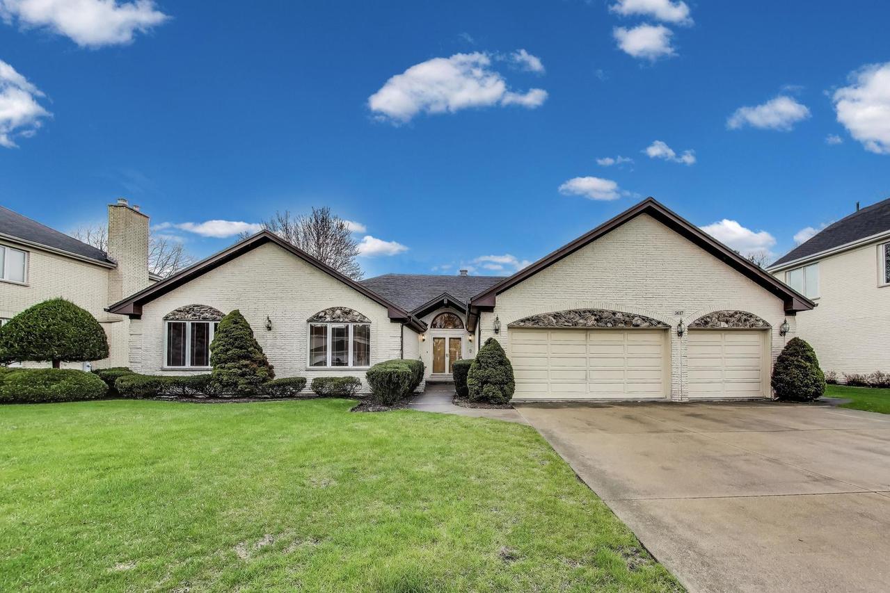 3617 Ari Ln., Glenview, IL 60026