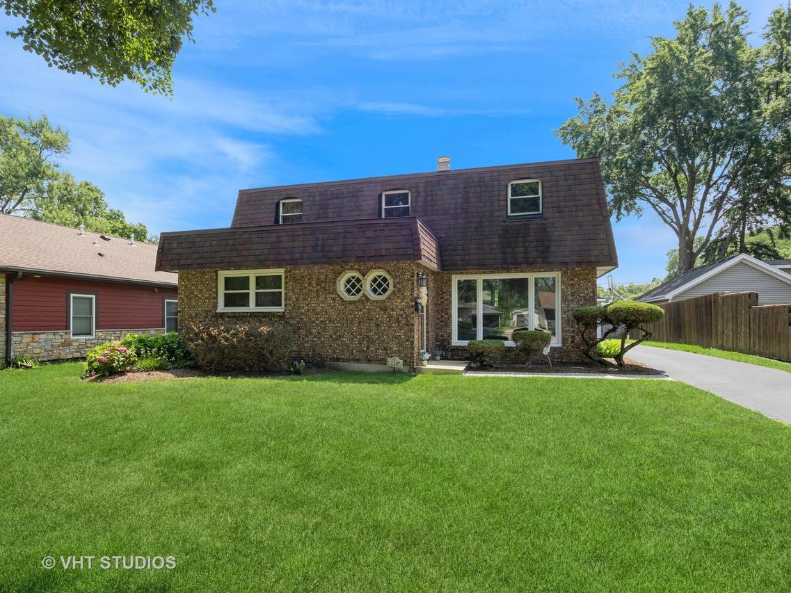 2207 Eastman St., Rolling Meadows, IL 60008