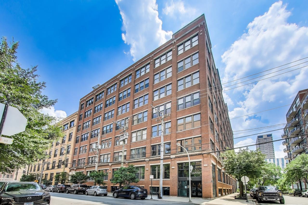 913 W Van Buren St. #6E, Chicago, IL 60607