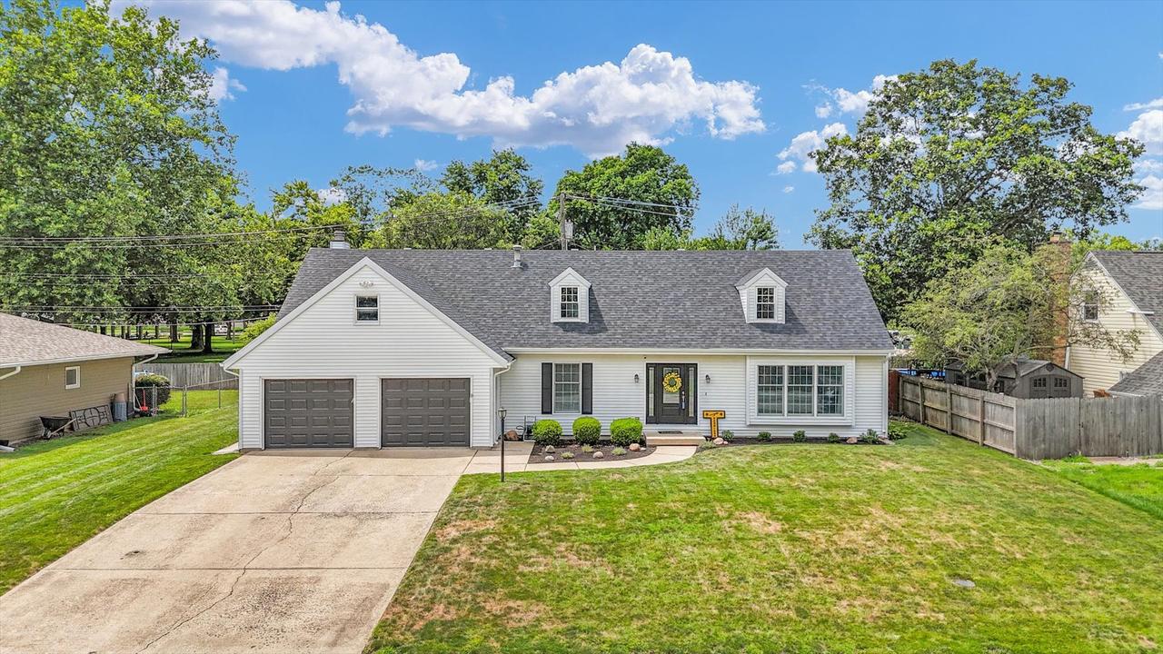 1104 Parkside Dr., Tuscola, IL 61953