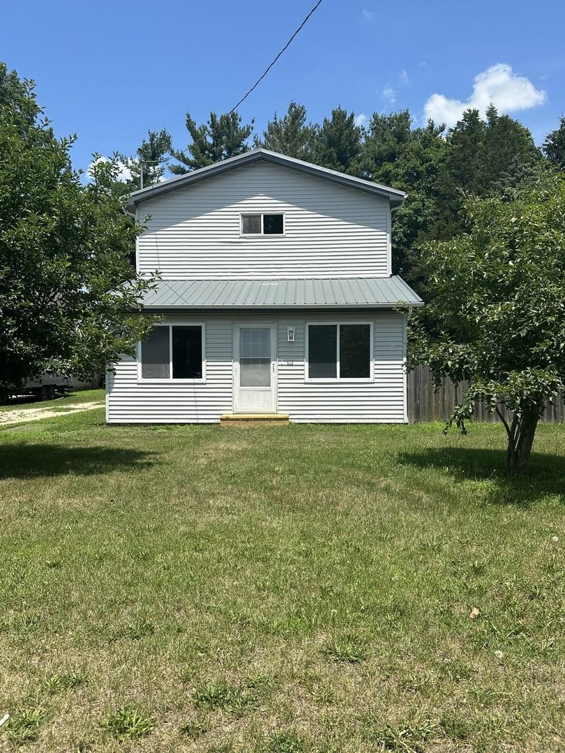 405 W Main St., Essex, IL 60935