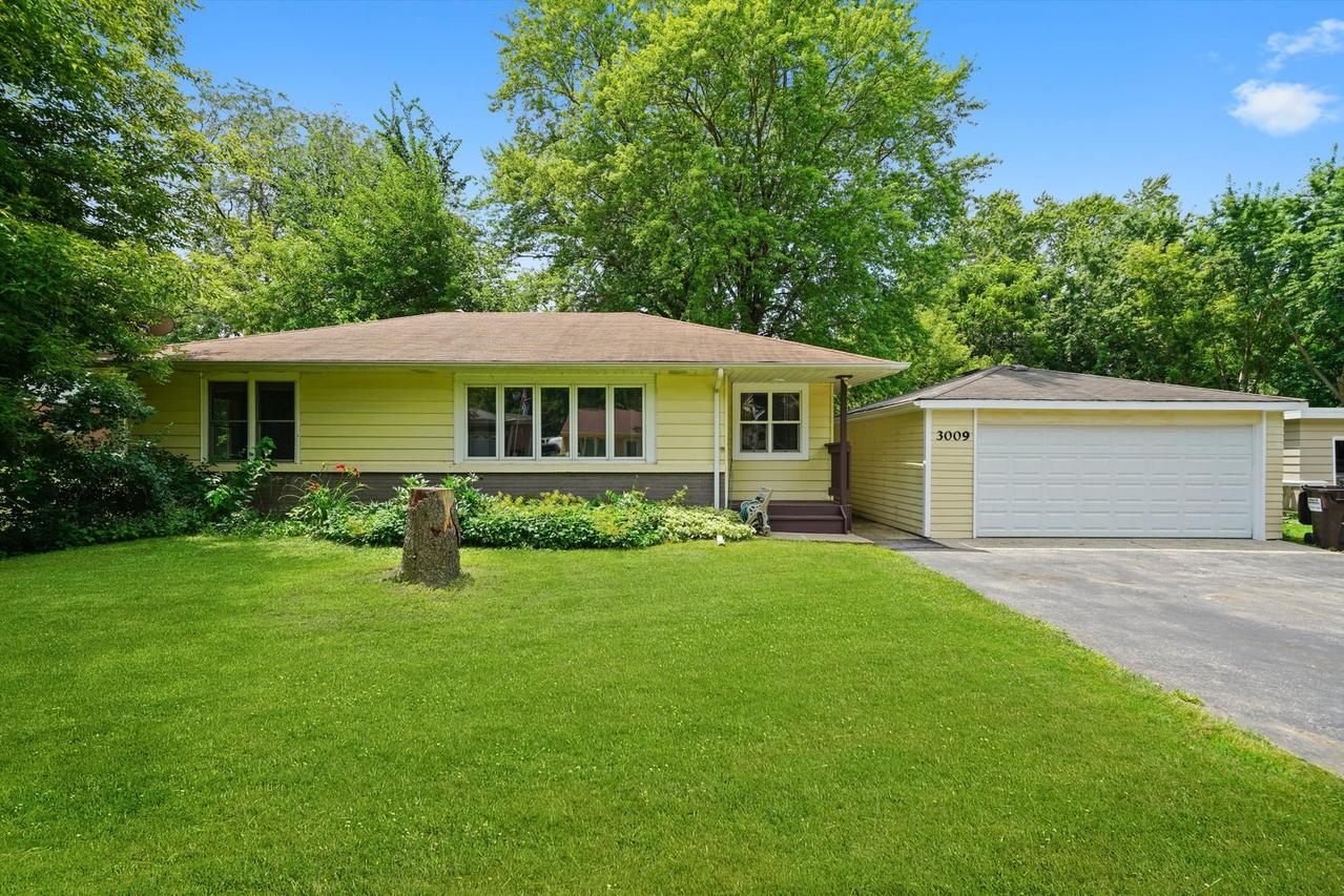 3009 Mary Ln., Mchenry, IL 60050
