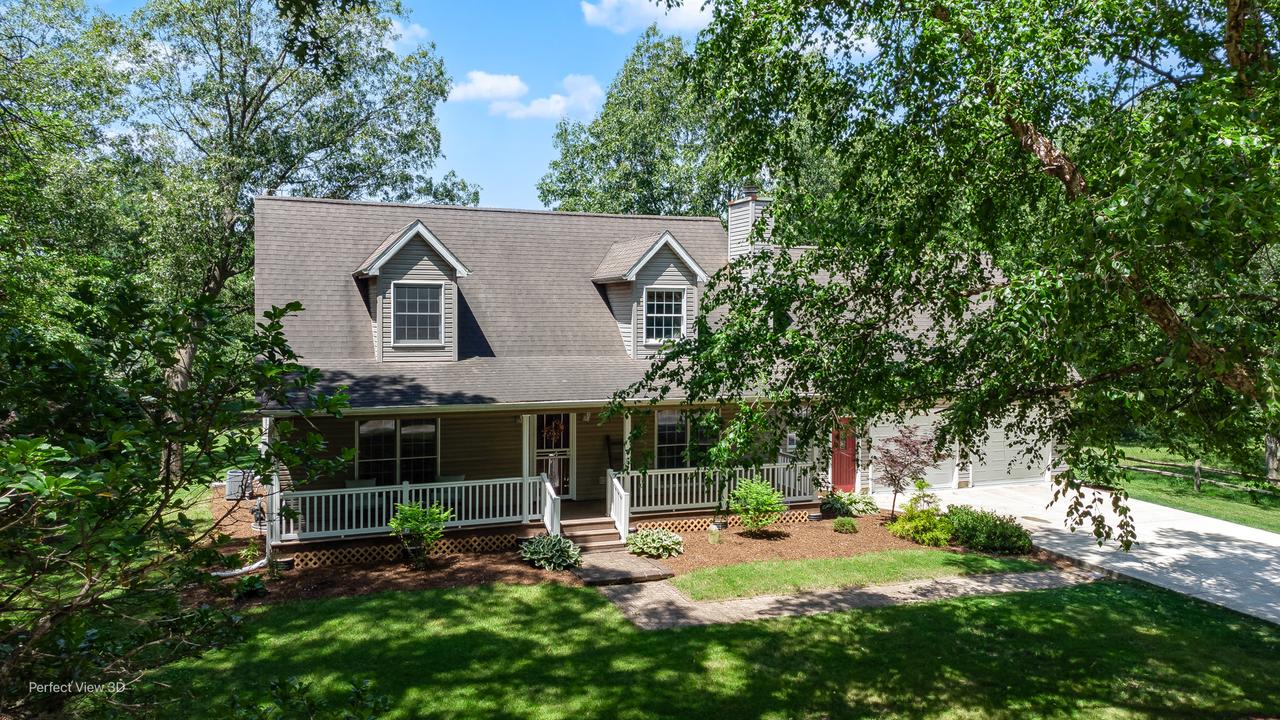 2780 S Forsythia Ln., St. Anne, IL 60964