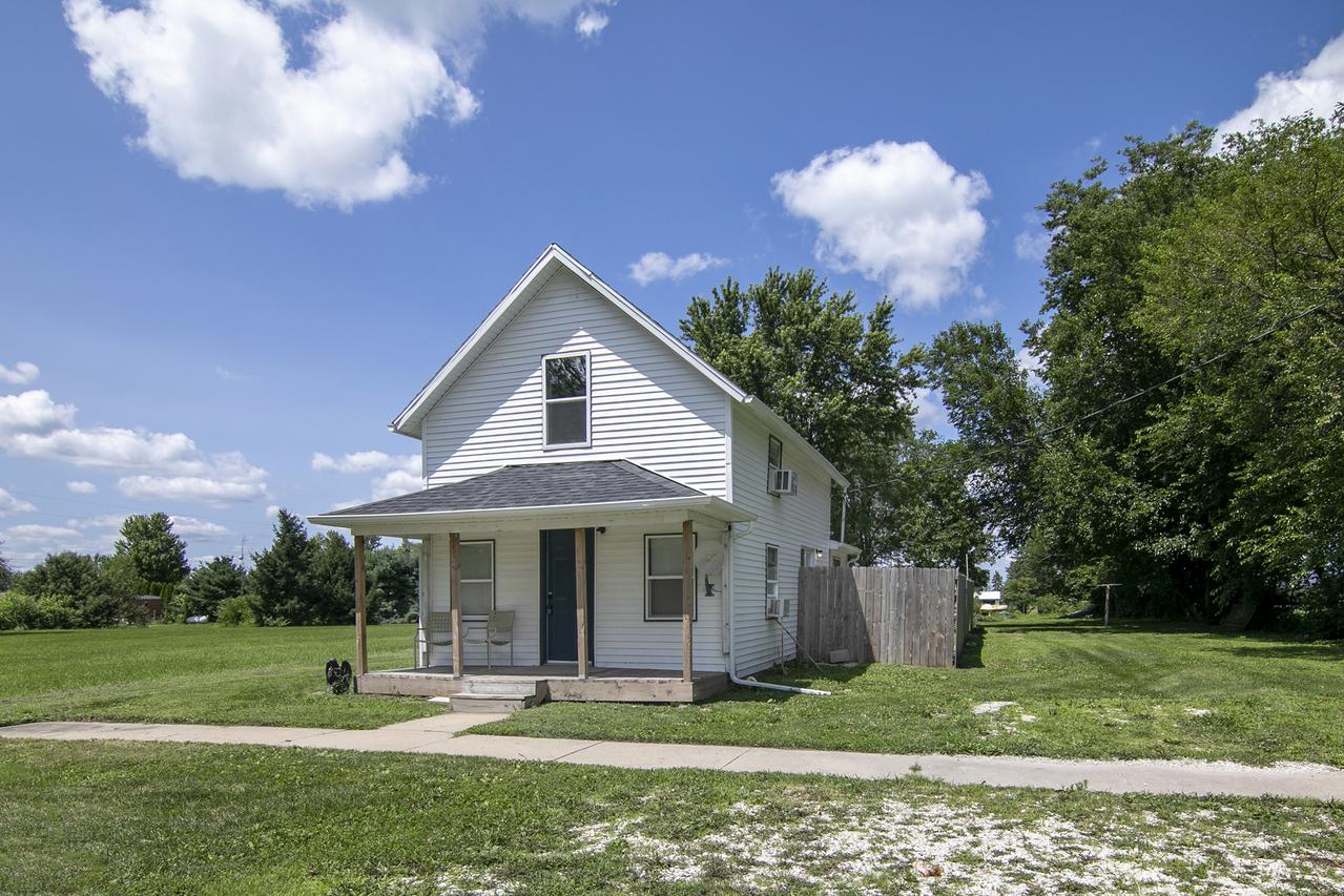 1506 E 2710n Rd., Clifton, IL 60927