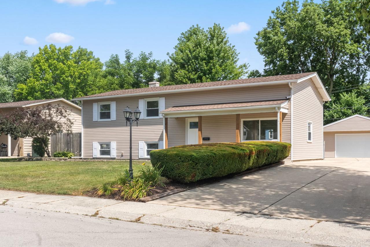 22 Marnel Rd., Montgomery, IL 60538