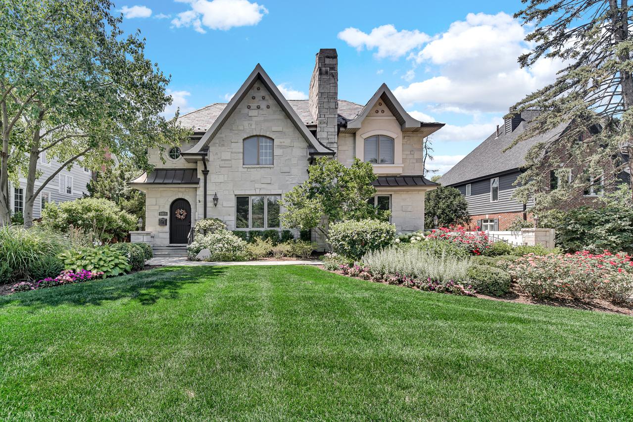 932 S Grant St., Hinsdale, IL 60521