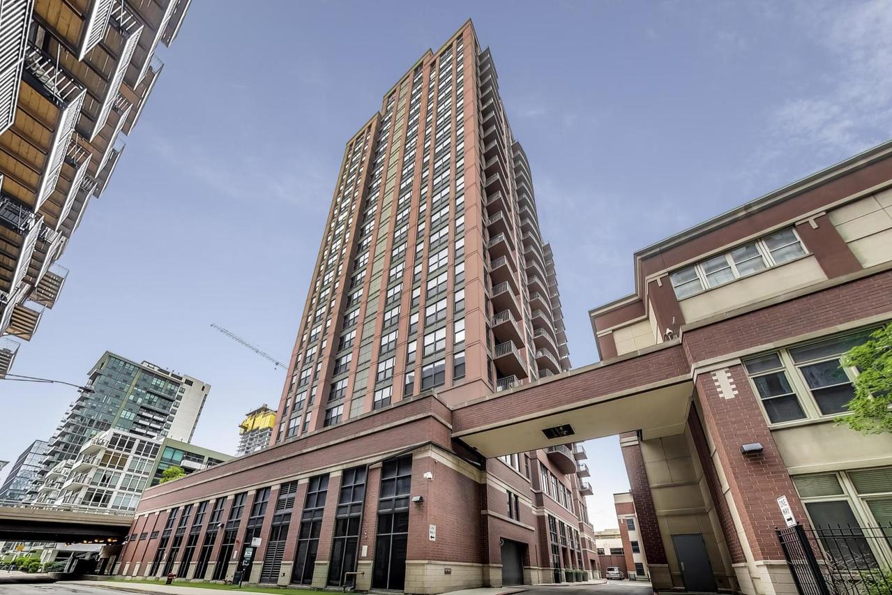 330 N Jefferson St. #903, Chicago, IL 60661