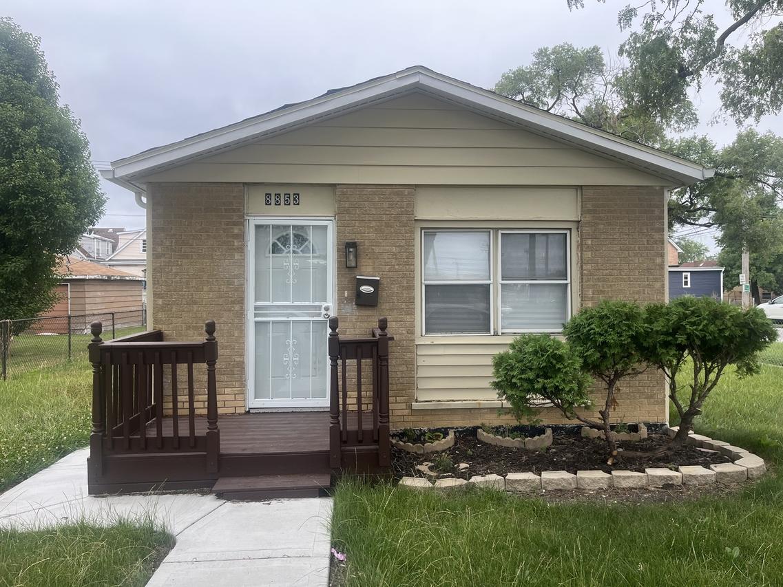 8853 S Halsted St., Chicago, IL 60620