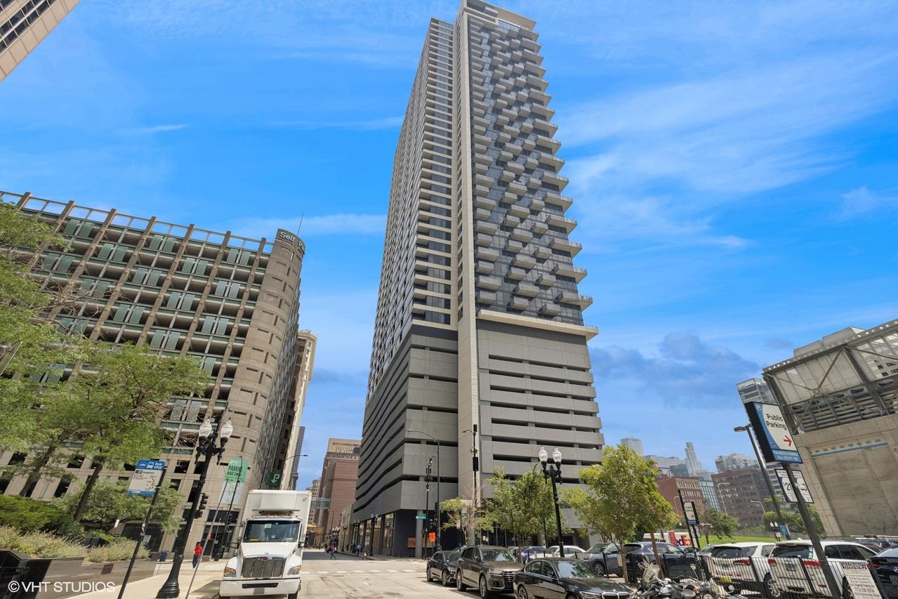 235 W Van Buren St. #4315, Chicago, IL 60607