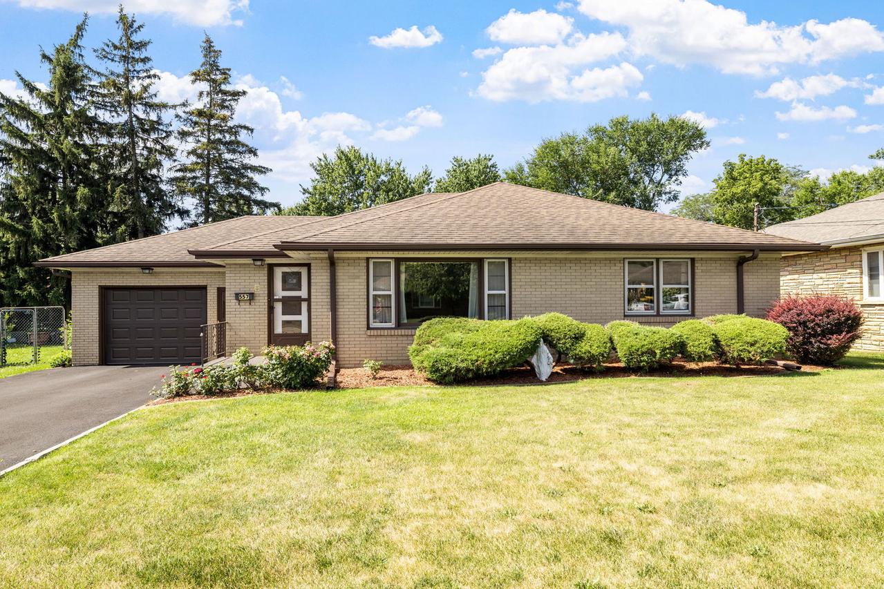 557 E 2nd St., Lockport, IL 60441