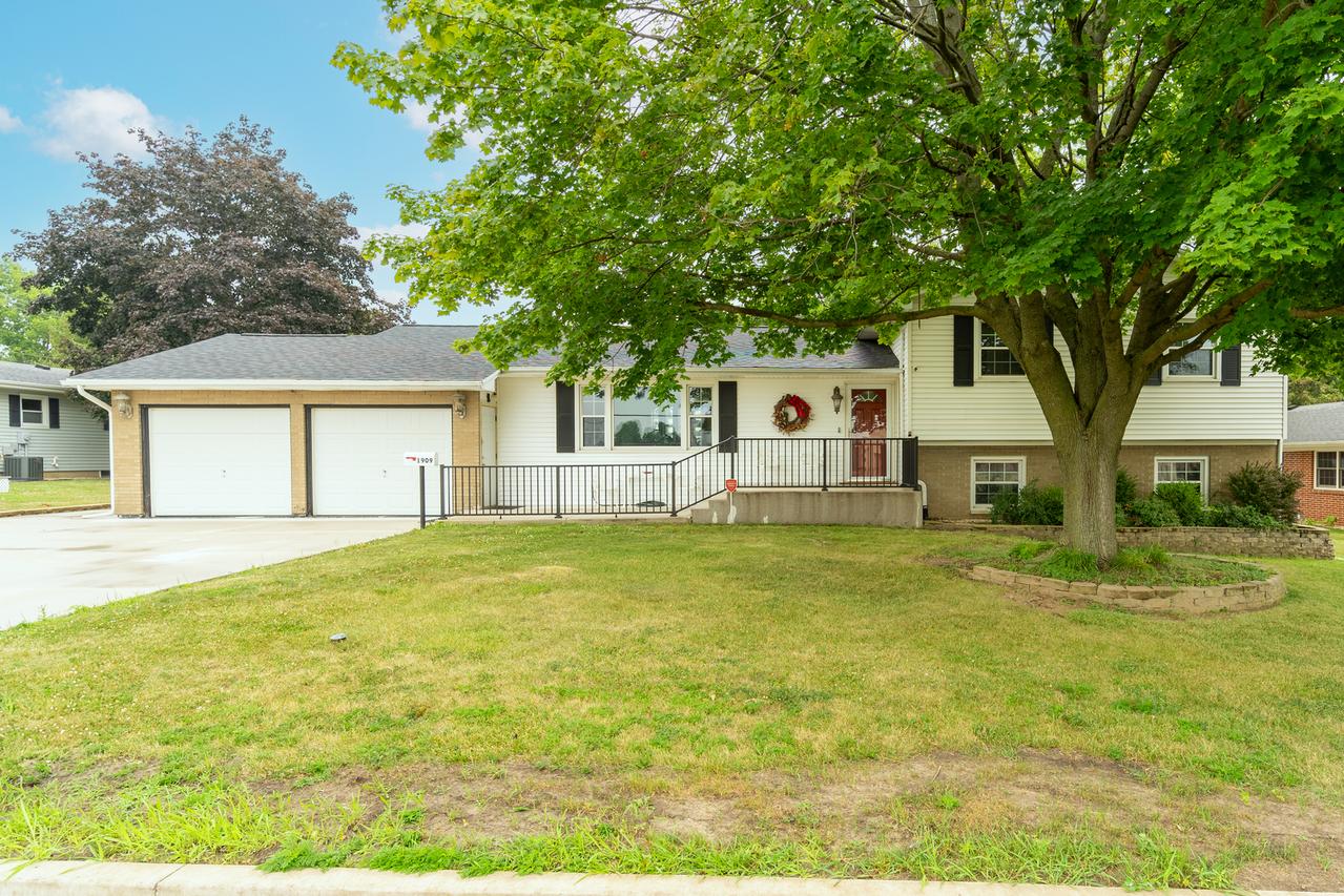 1909 Church St., Peru, IL 61354