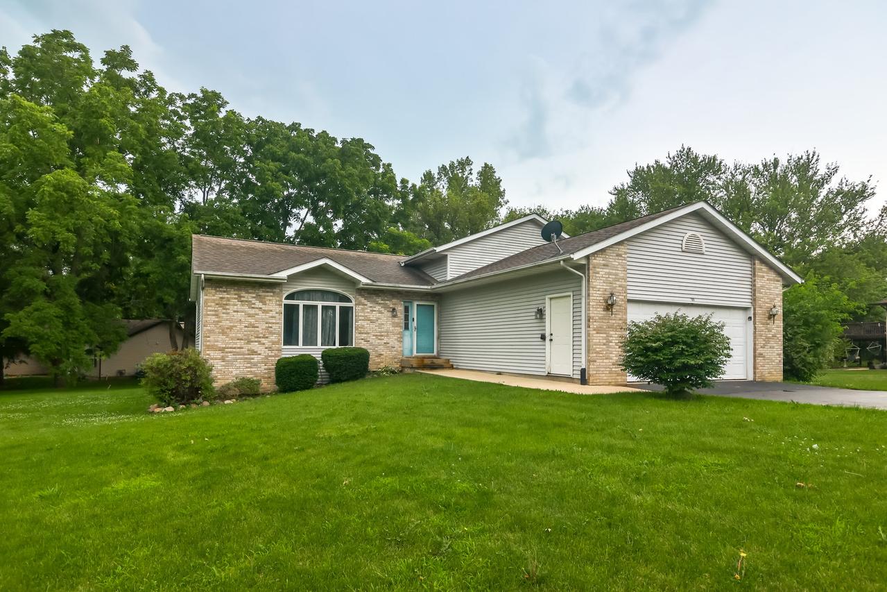 309 Redman Hwy., Poplar Grove, IL 61065