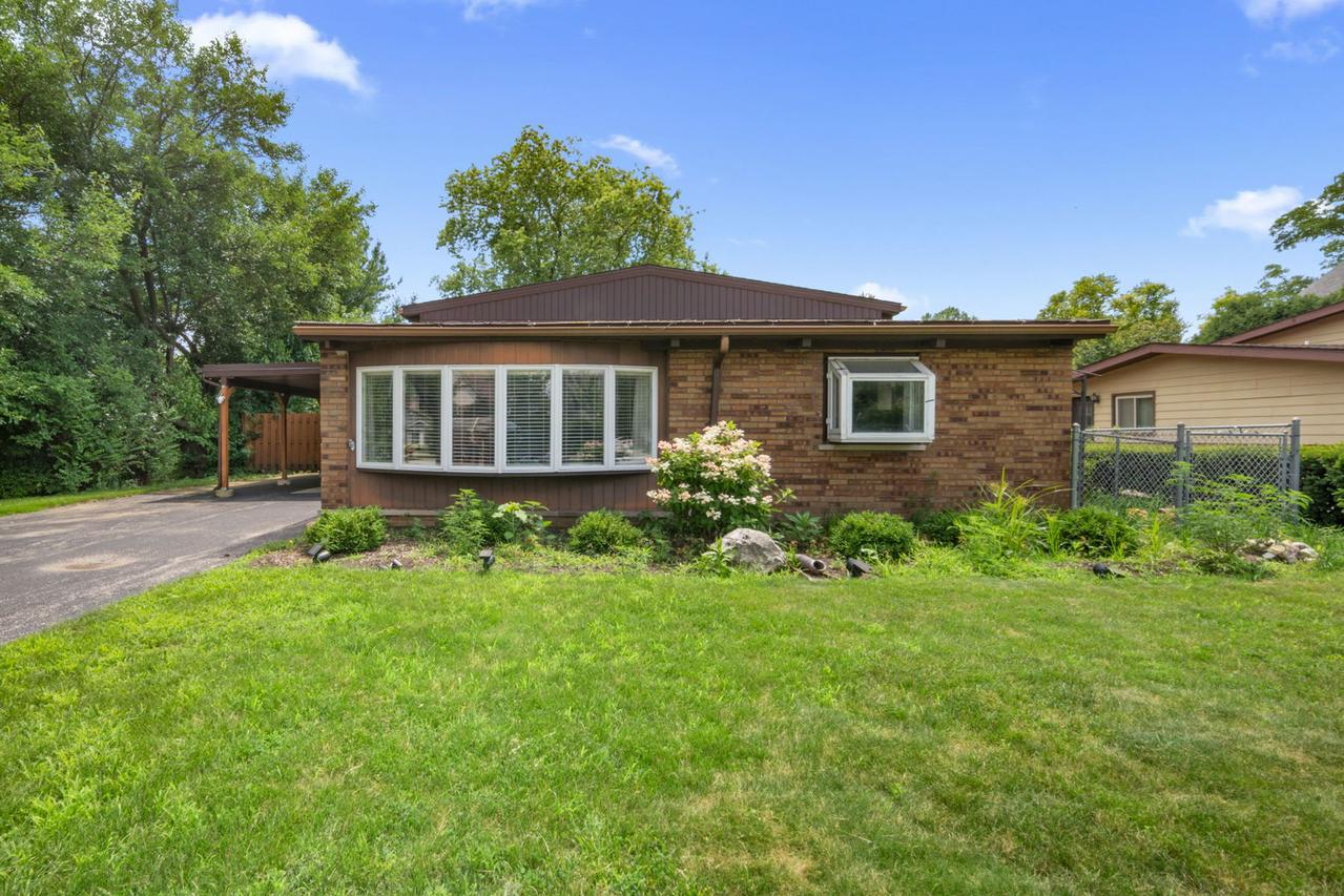 3465 Tamarind Dr., Northbrook, IL 60062
