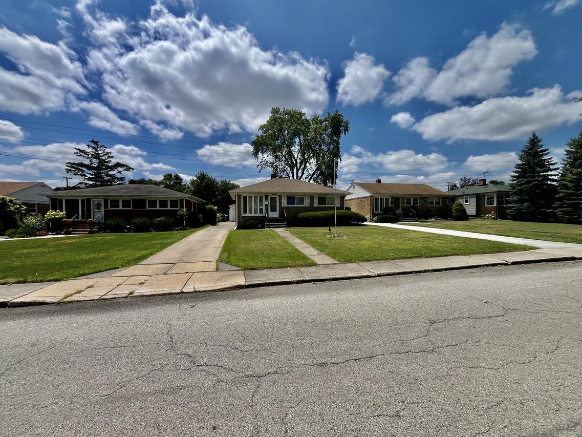 152 W 29th Pl., Chicago Heights, IL 60411