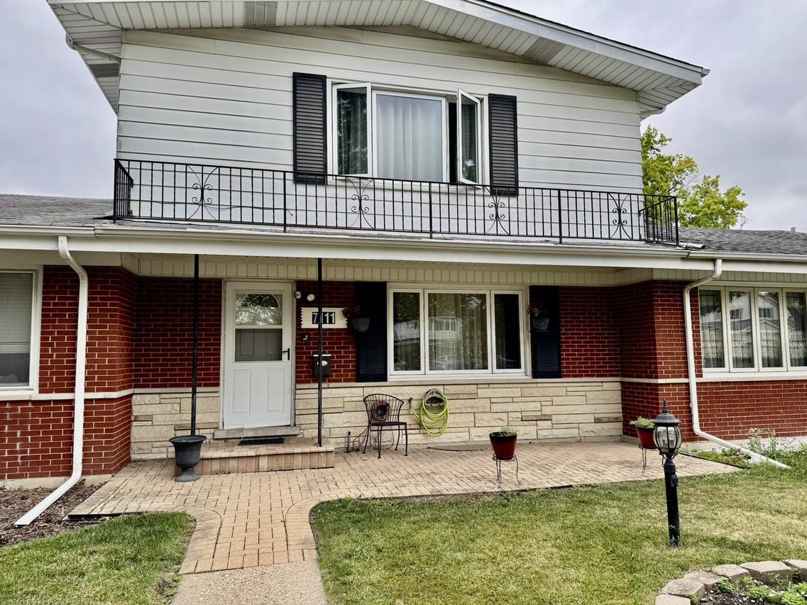 7111 W Niles Ave., Niles, IL 60714