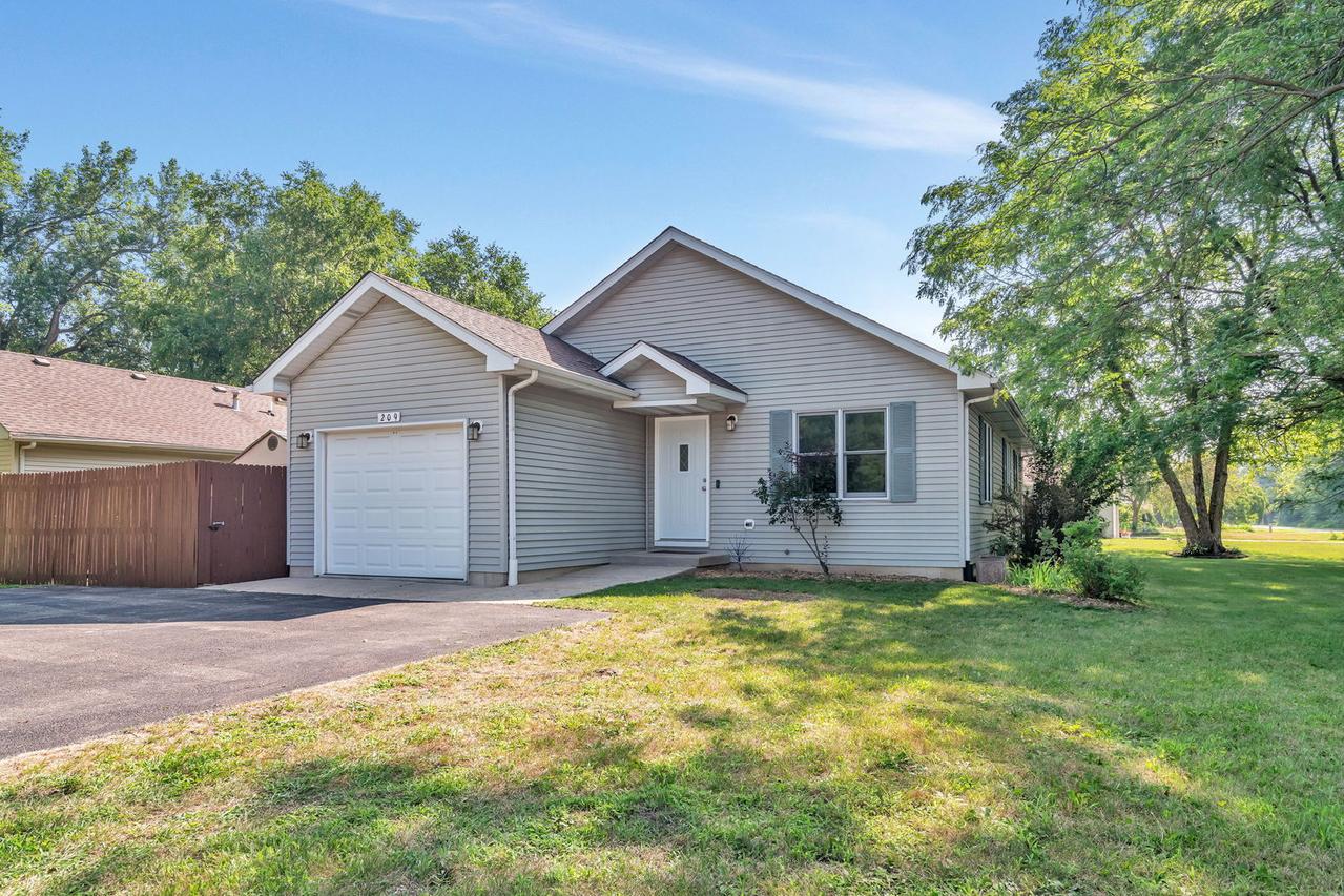 209 N Division St., Braidwood, IL 60408