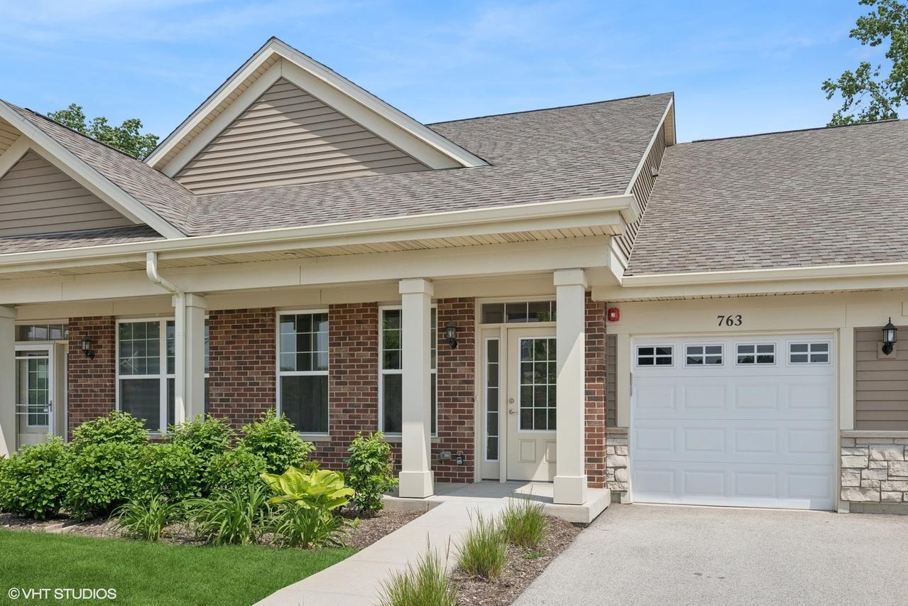 763 Verandah Dr., Hanover Park, IL 60133