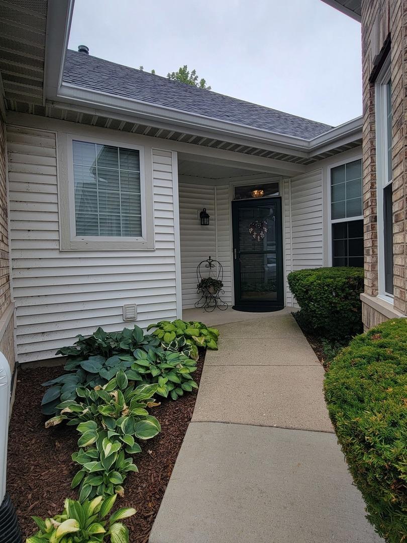 21419 Mays Lake Dr., Crest Hill, IL 60403