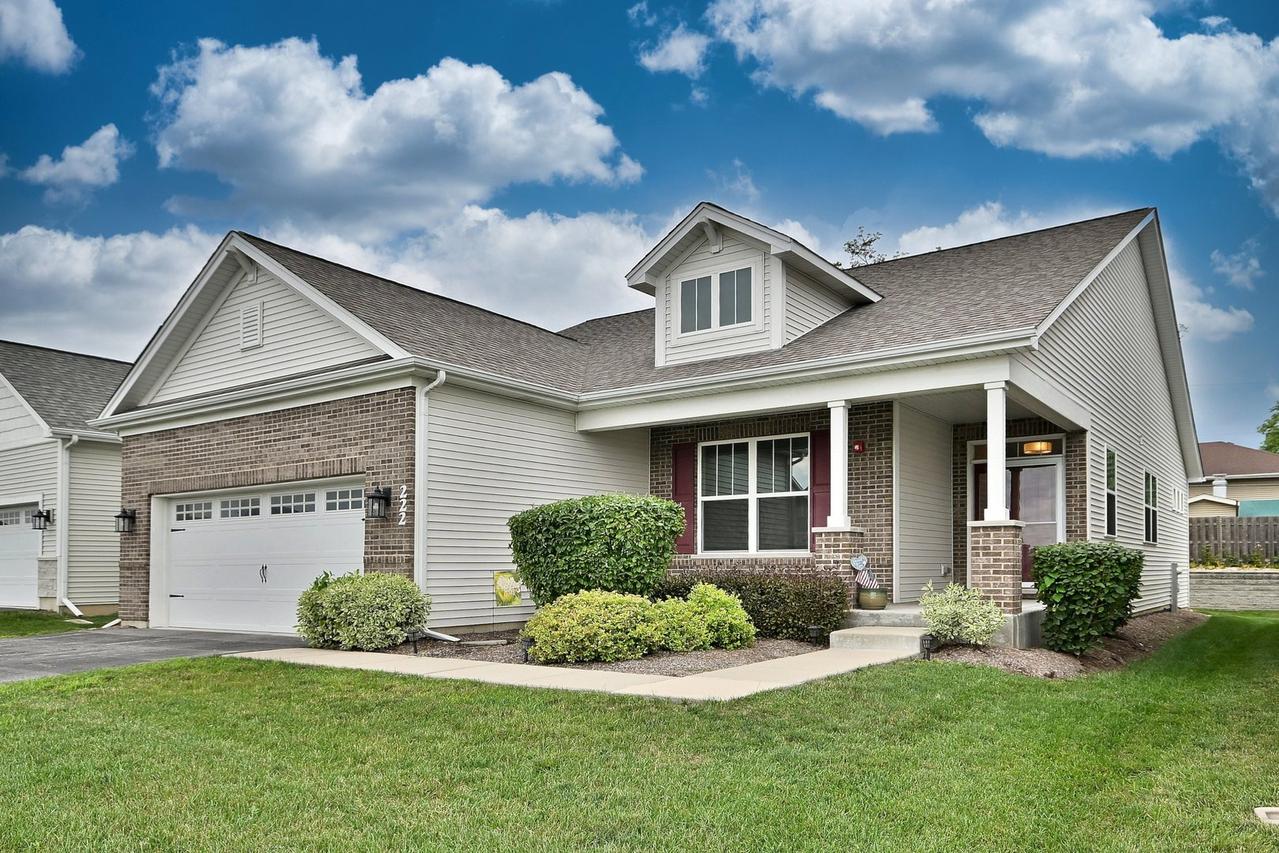 222 N Sunset Ln., Addison, IL 60101