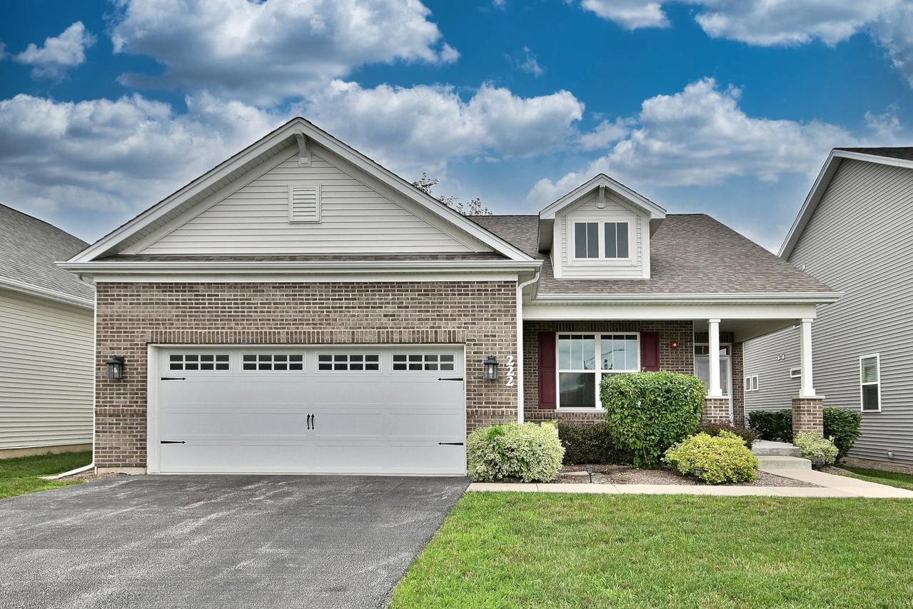 222 N Sunset Ln., Addison, IL 60101