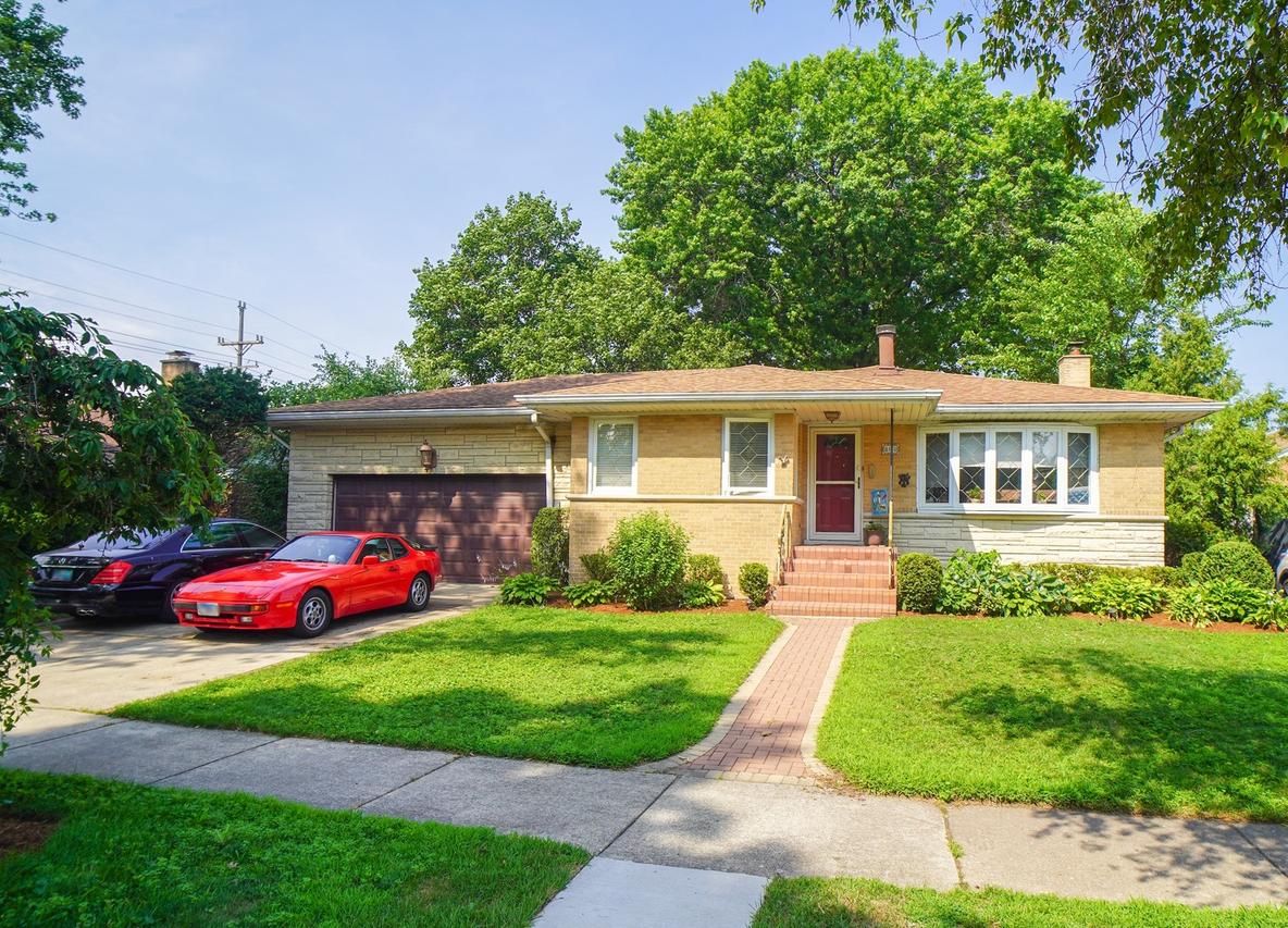 8110 Kenneth Ave., Skokie, IL 60076