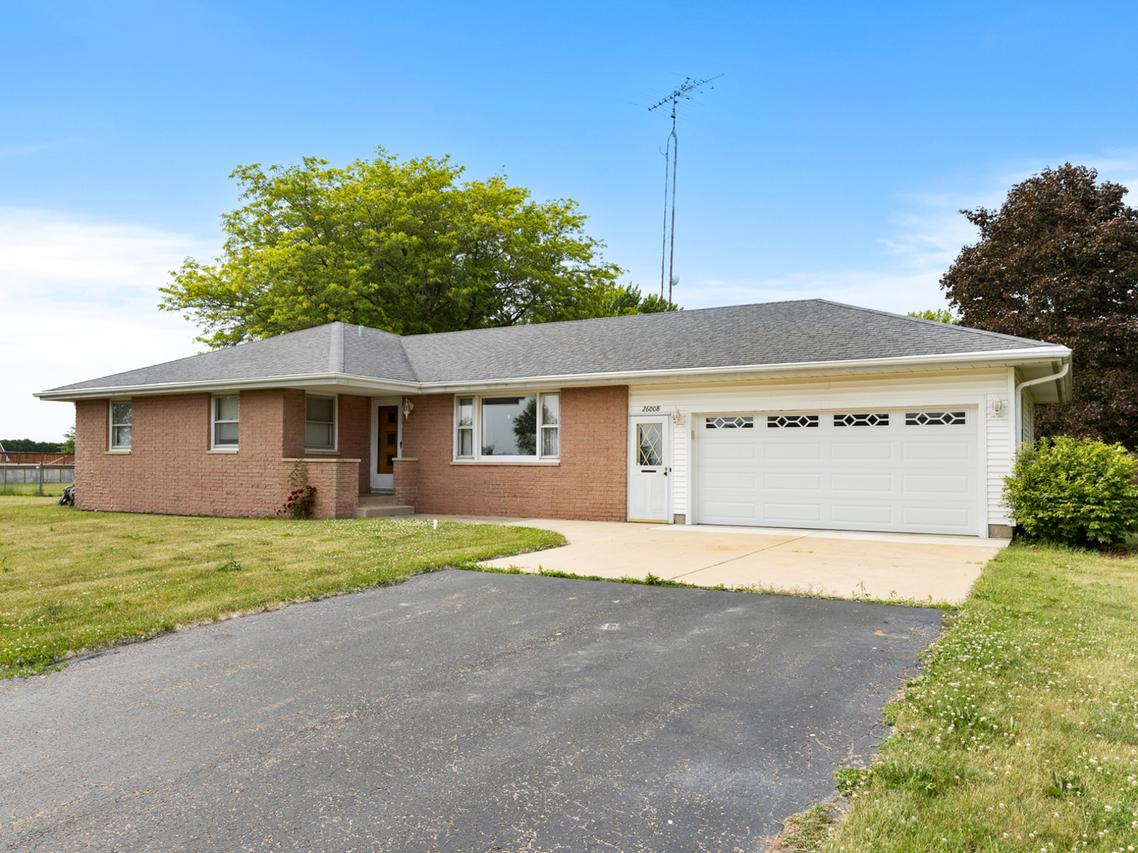 26008 Helen Rd., Garden Prairie, IL 61038