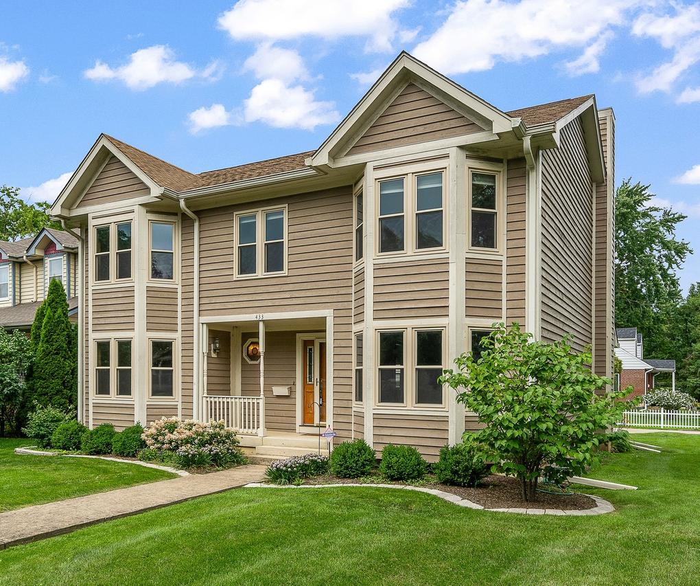 433 Virgie Pl., West Chicago, IL 60185
