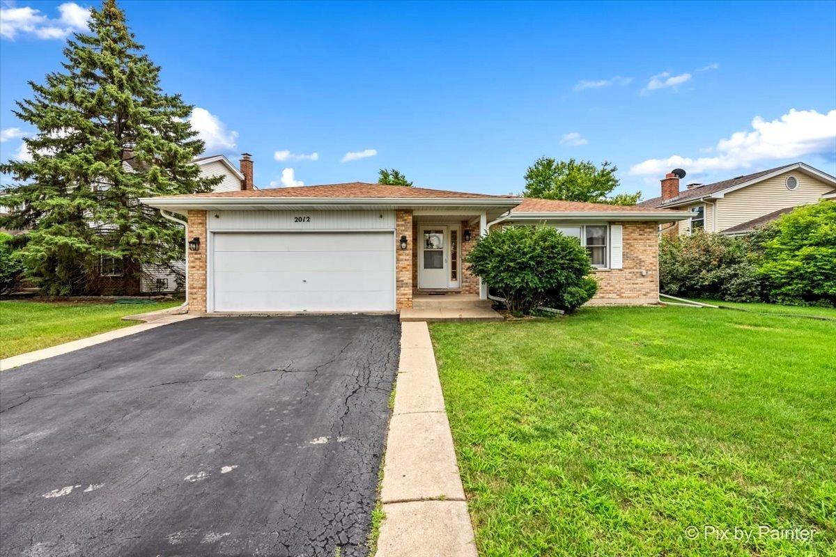 2012 Newport Cir., Hanover Park, IL 60133