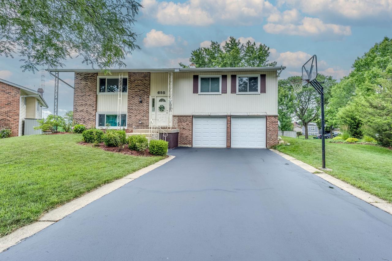 655 Oklahoma Cir., Elk Grove Village, IL 60007