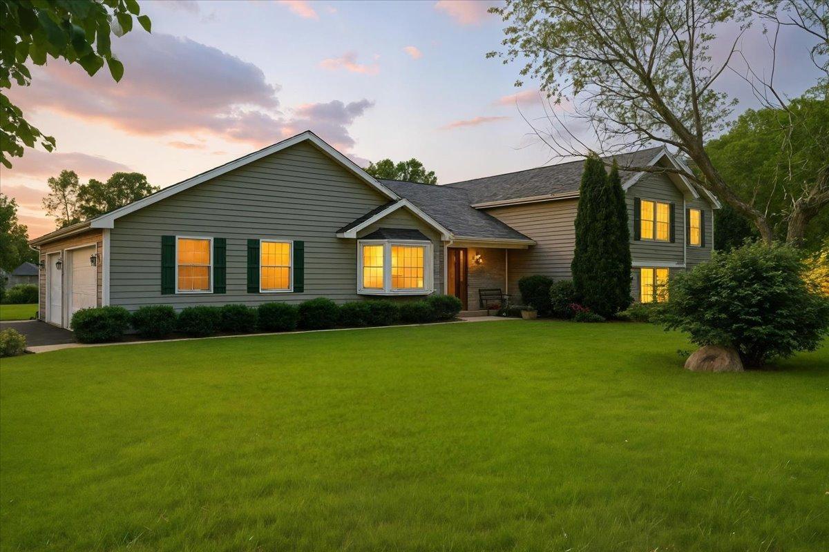 2411 S Hidden Tr., Spring Grove, IL 60081