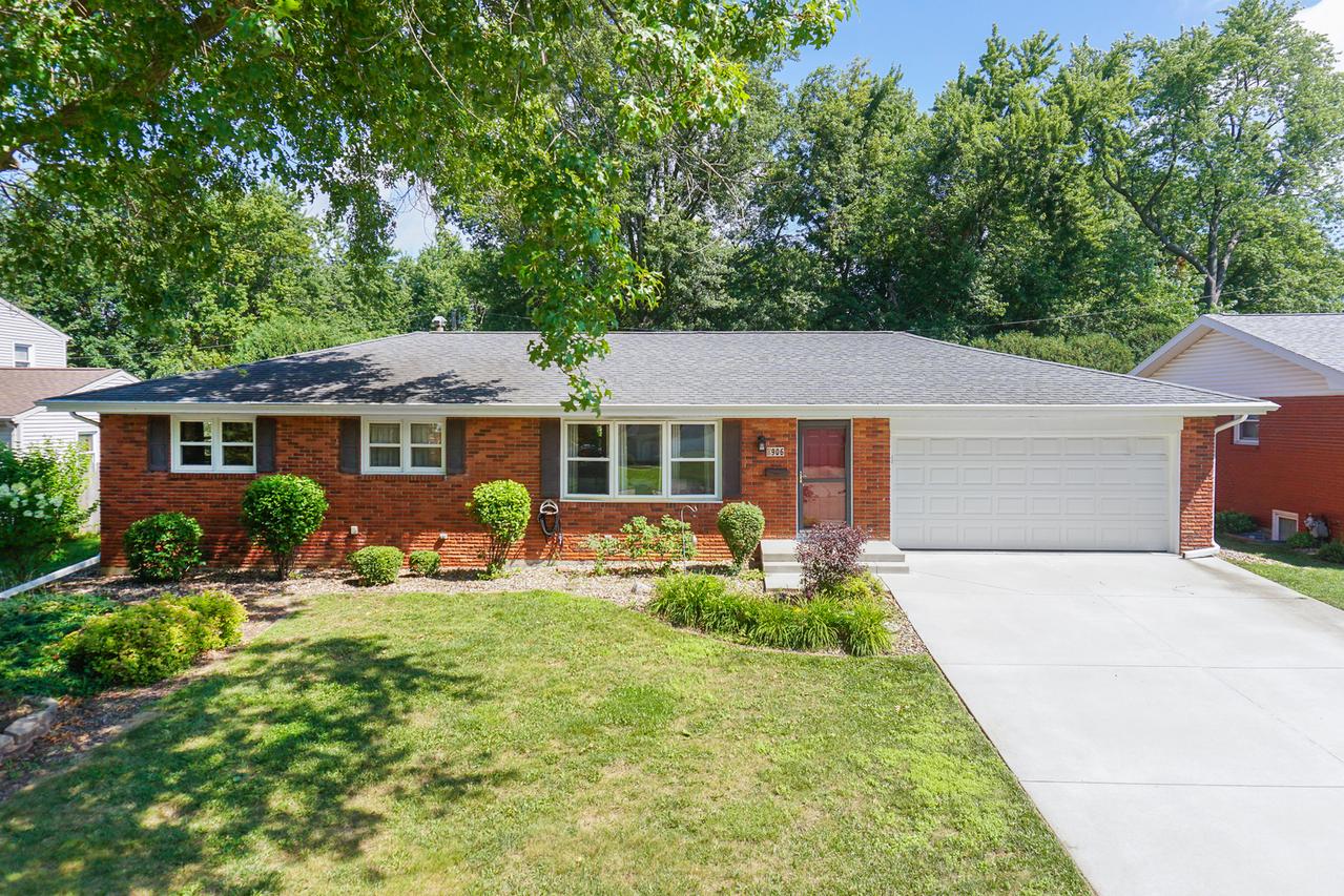 906 Hanlin Ct., Normal, IL 61761