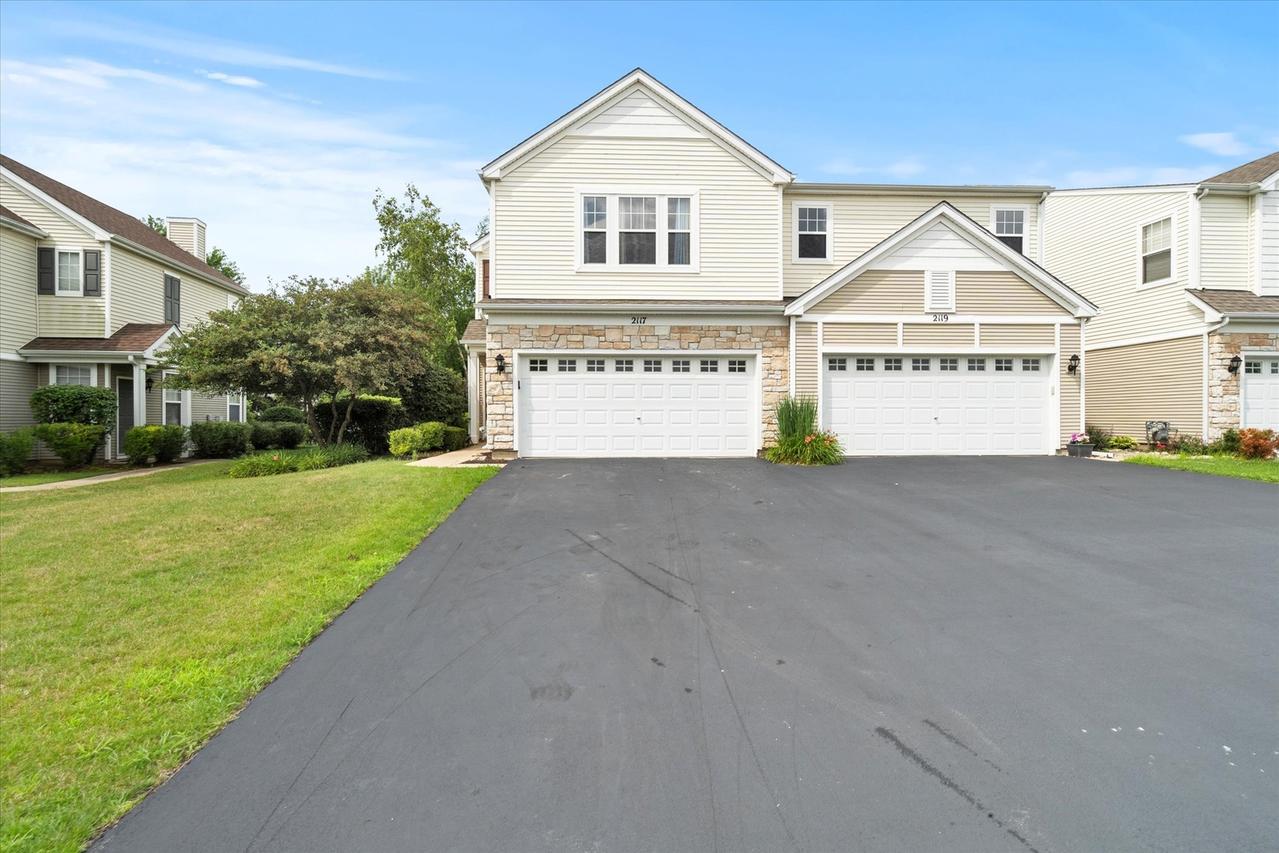 2117 Limestone Ln., Carpentersville, IL 60110
