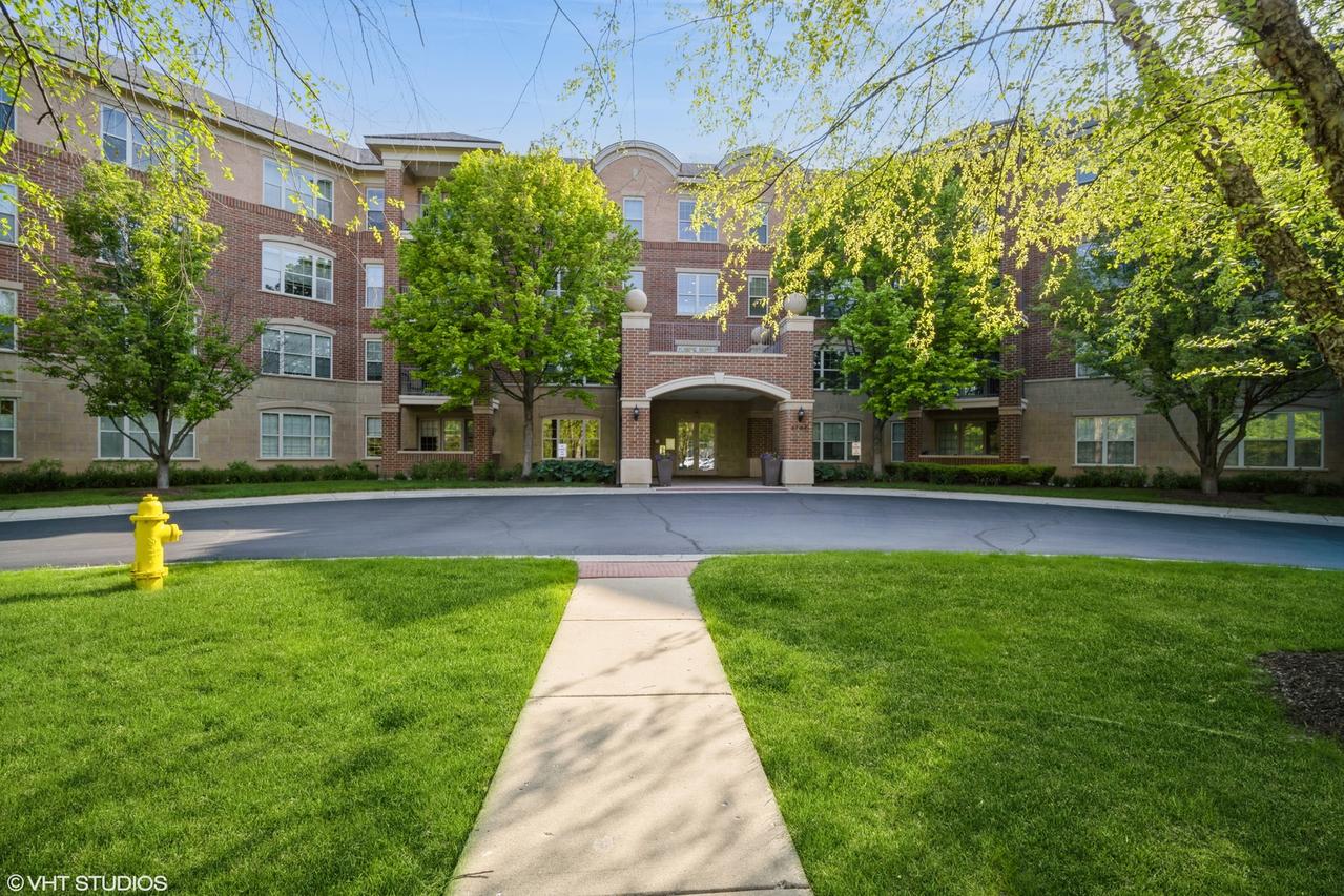 2700 Summit Dr. #307, Glenview, IL 60025
