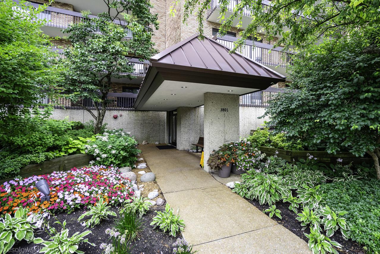 3801 Mission Hills Rd. #204, Northbrook, IL 60062