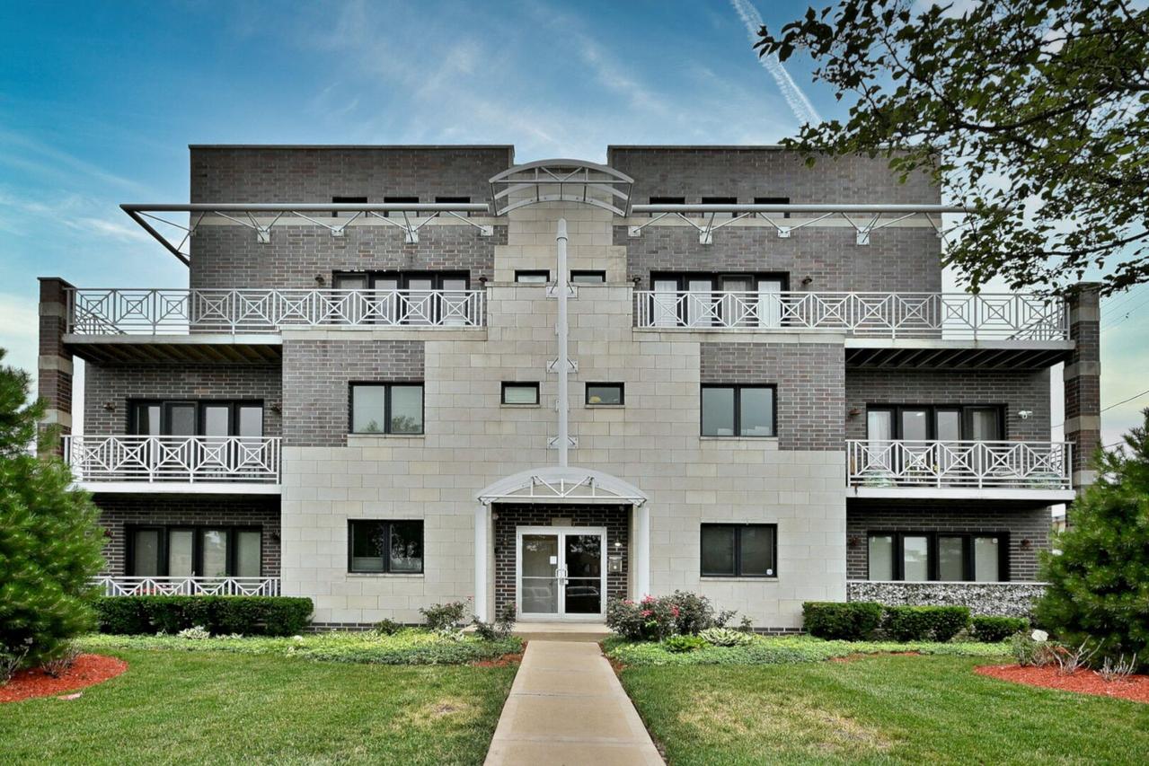 2521 N 76th Ave. #2SW, Elmwood Park, IL 60707
