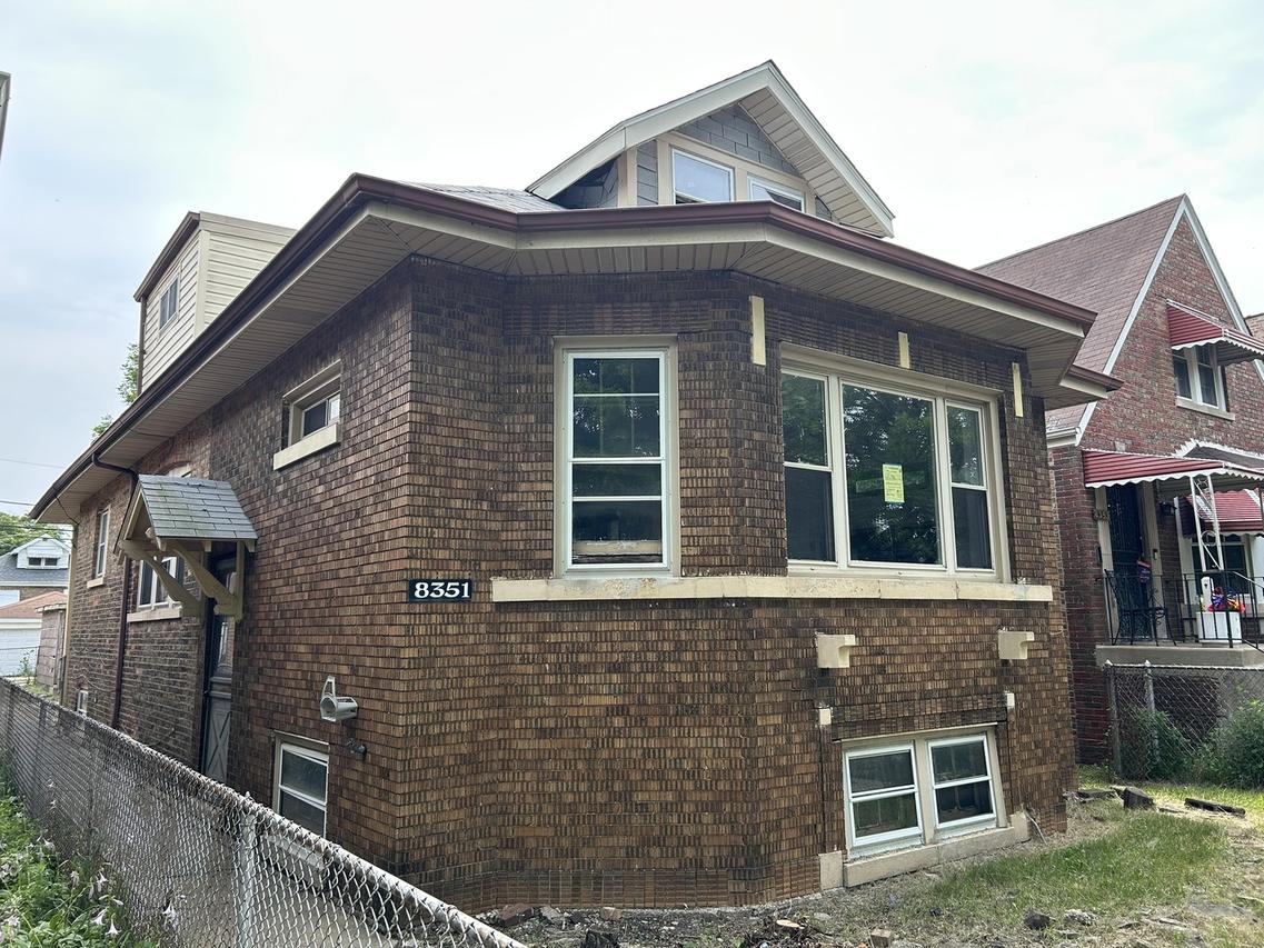 8351 S Paxton Ave., Chicago, IL 60617