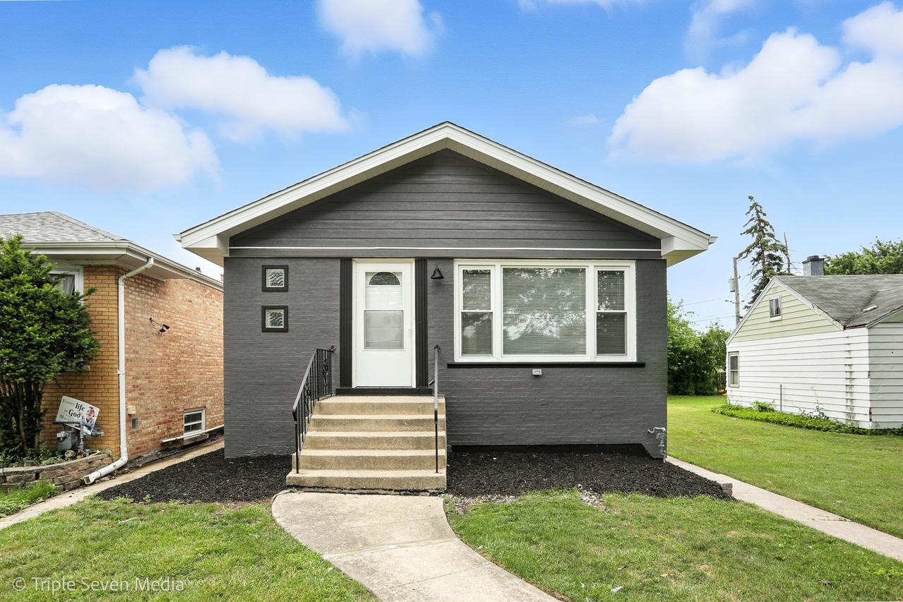 7707 Linder Ave., Burbank, IL 60459