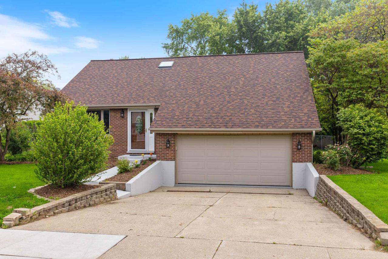 13723 S Mallard Dr., Plainfield, IL 60544