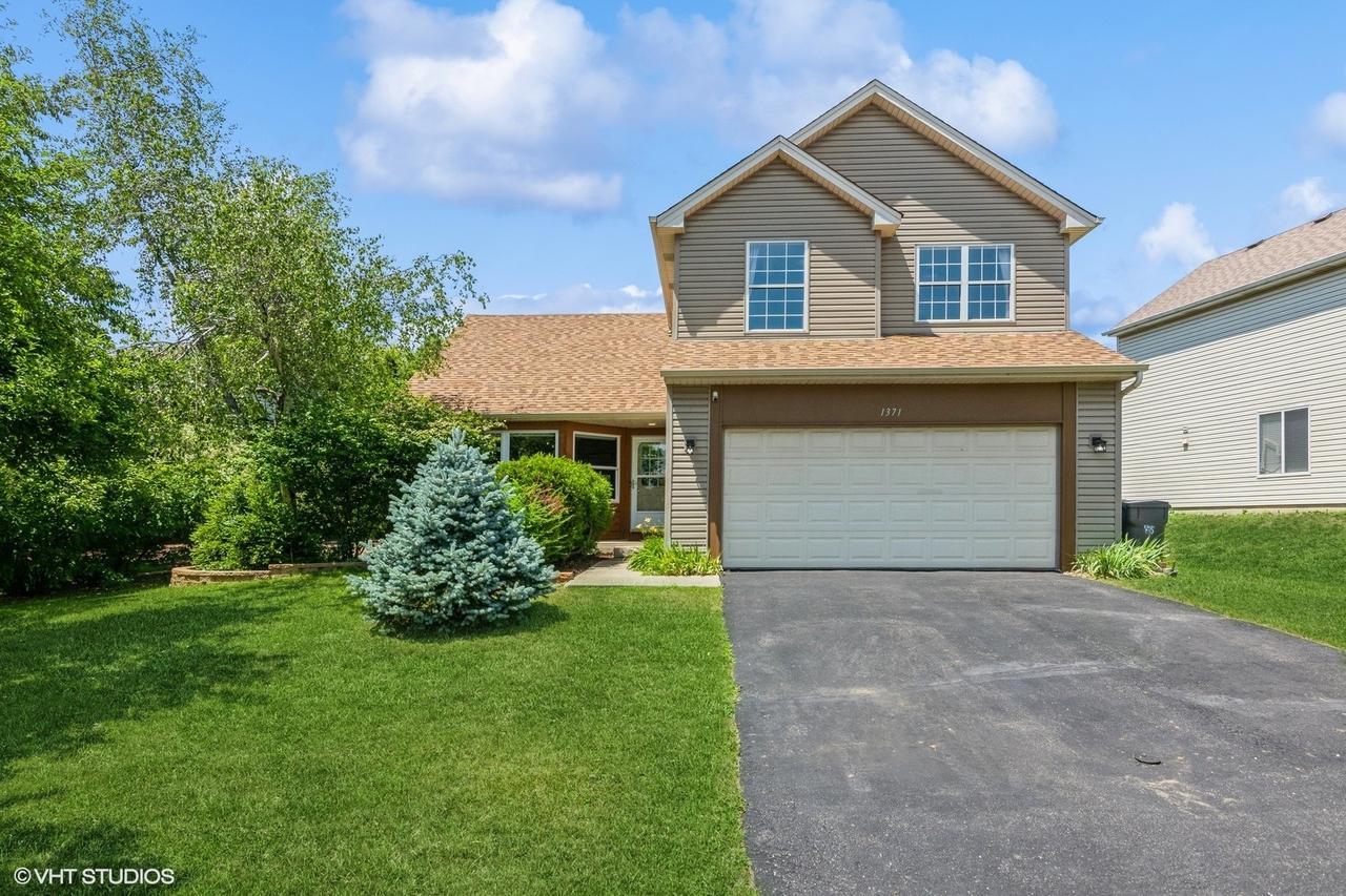 1371 Longford Cir., Elgin, IL 60120