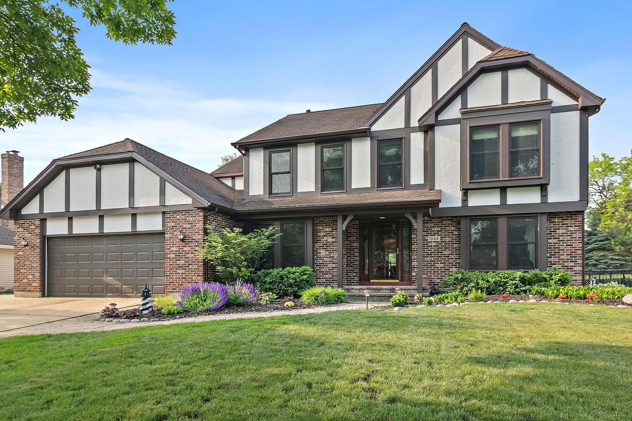 1044 Inverness Ln., Itasca, IL 60143