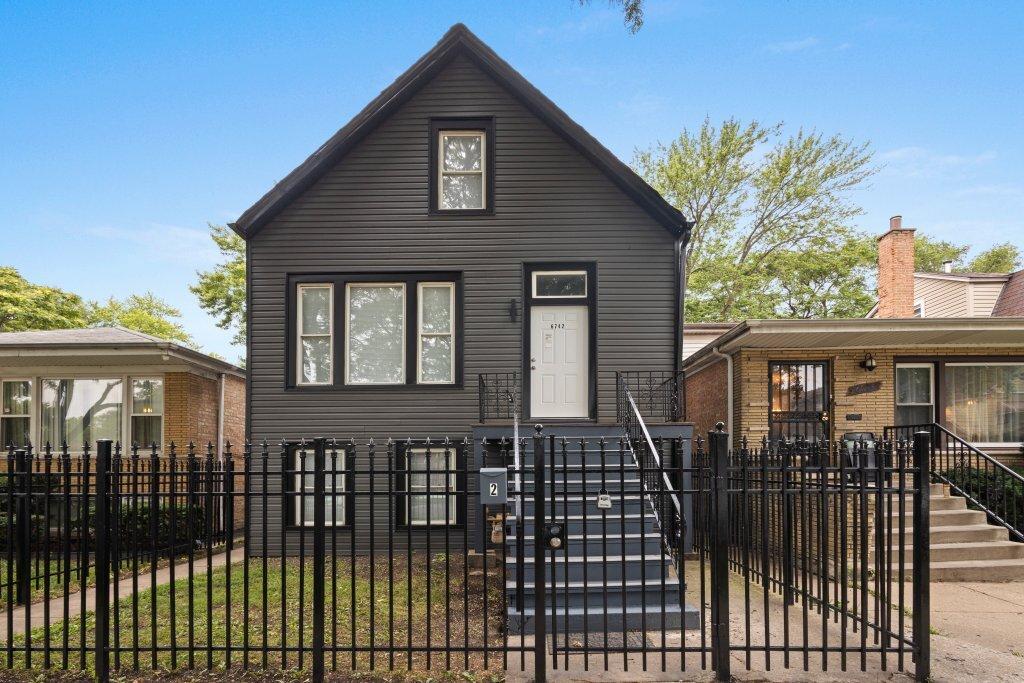 6742 S Oakley Ave., Chicago, IL 60636