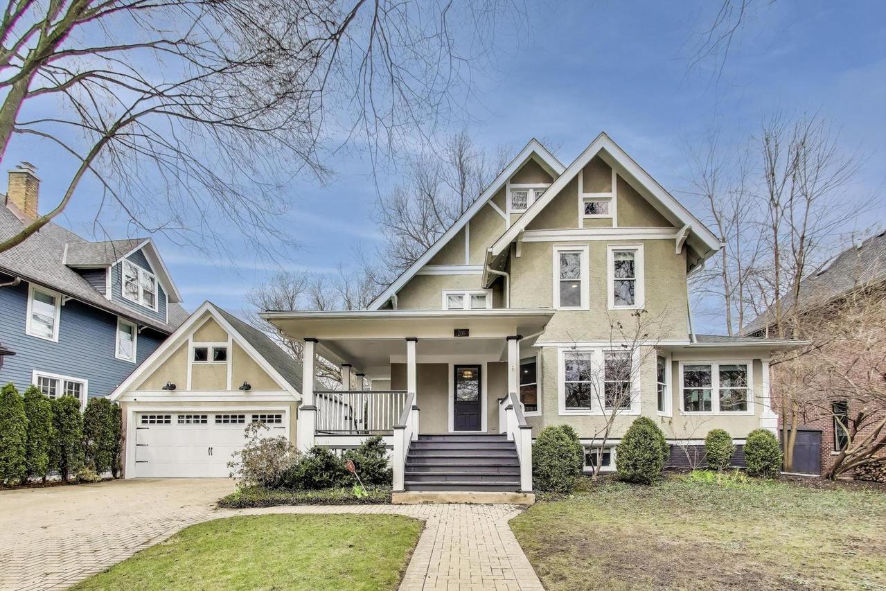 709 Foster St., Evanston, IL 60201