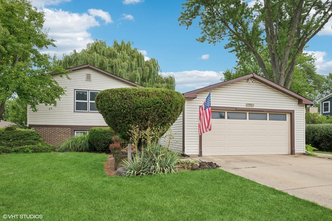 204 E Cedarwood Ct., Palatine, IL 60067